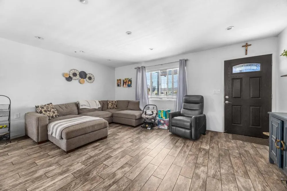 141 Trinity Avenue Watsonville, CA 95076