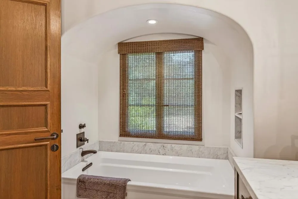 180 Farm Road Woodside, CA 94062