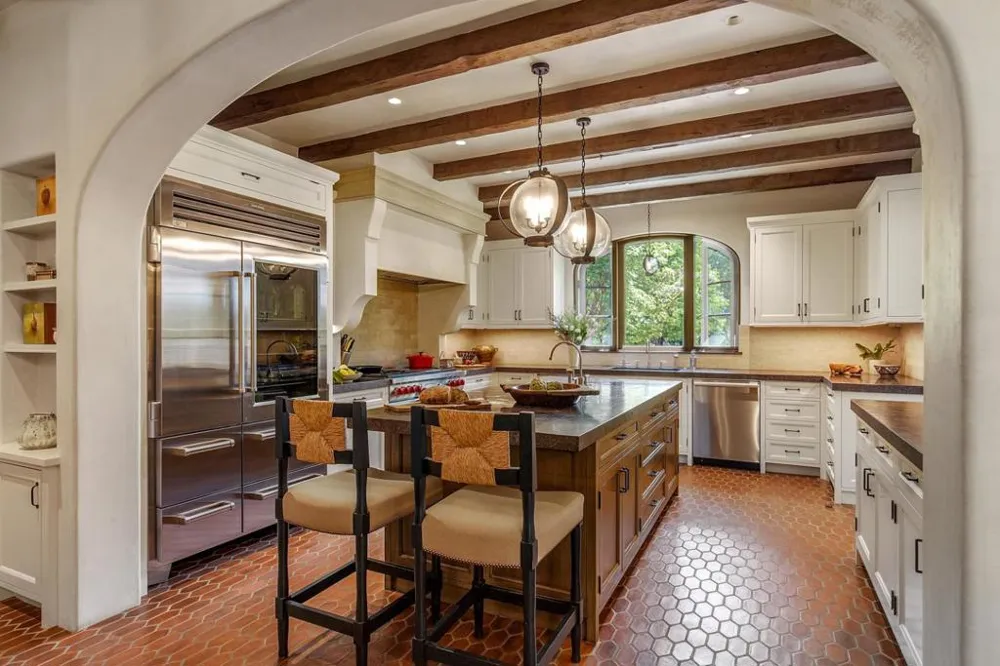 180 Farm Road Woodside, CA 94062