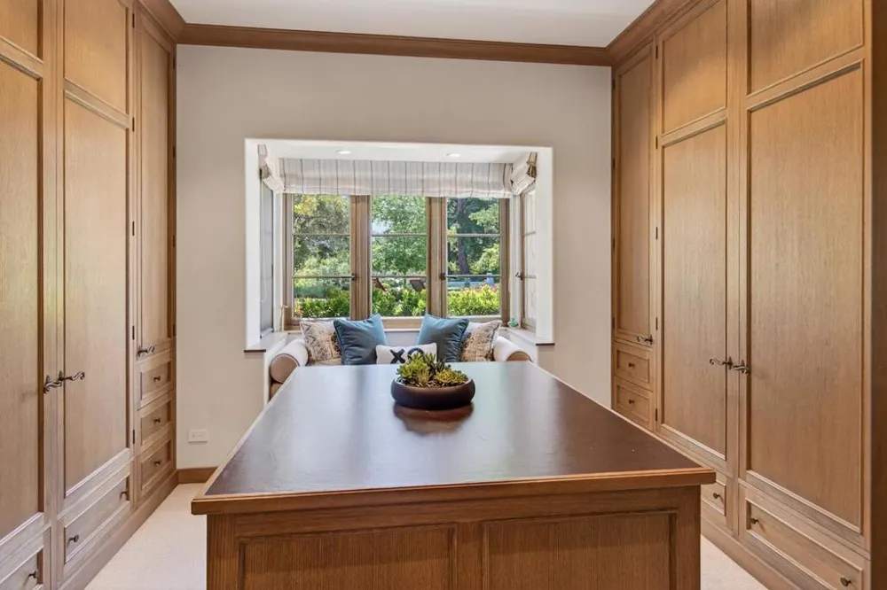 180 Farm Road Woodside, CA 94062