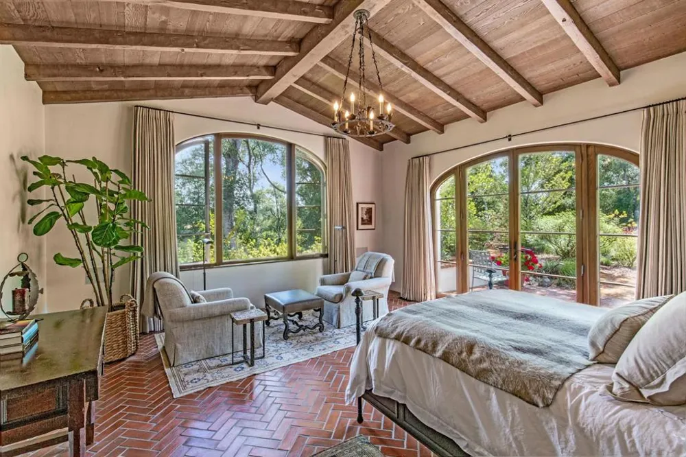 180 Farm Road Woodside, CA 94062