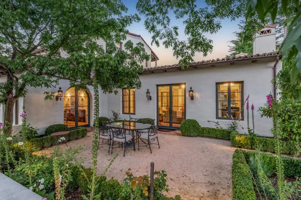 180 Farm Road Woodside, CA 94062