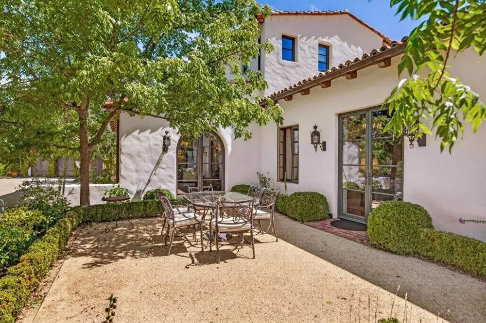 180 Farm Road Woodside, CA 94062