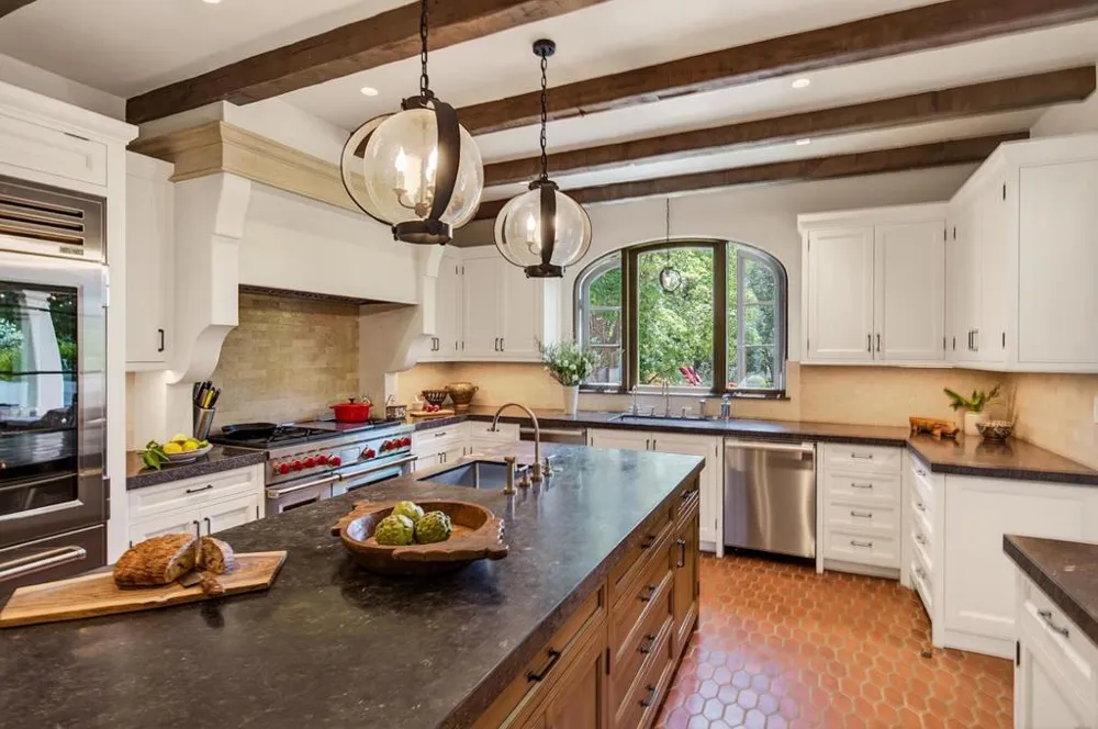 180 Farm Road Woodside, CA 94062
