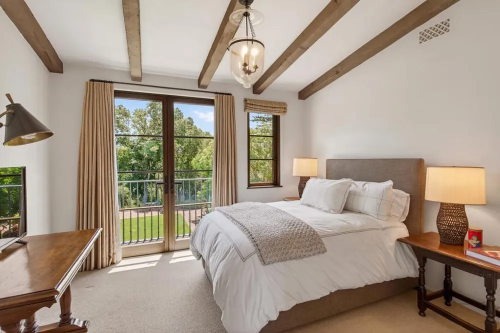 180 Farm Road Woodside, CA 94062