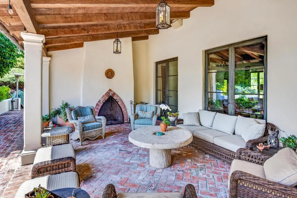 180 Farm Road Woodside, CA 94062