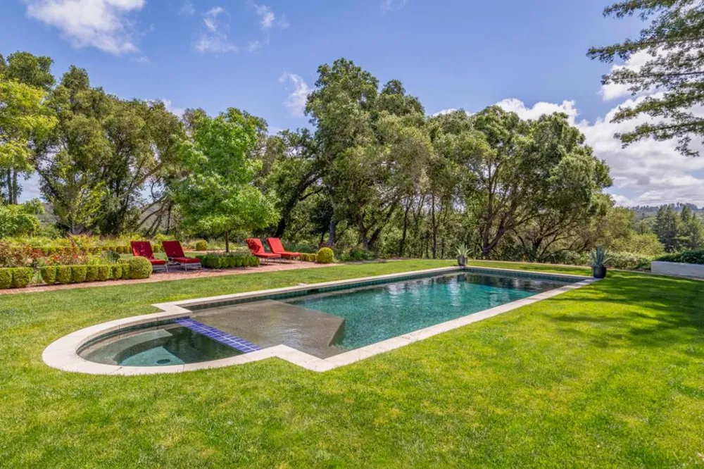 180 Farm Road Woodside, CA 94062