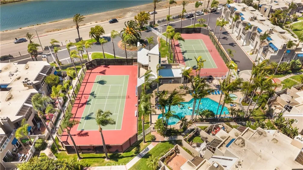 3382 Tempe Drive Huntington Beach, CA 92649