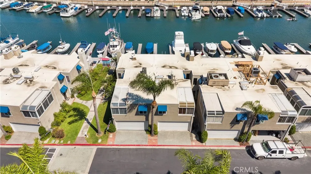 3382 Tempe Drive Huntington Beach, CA 92649