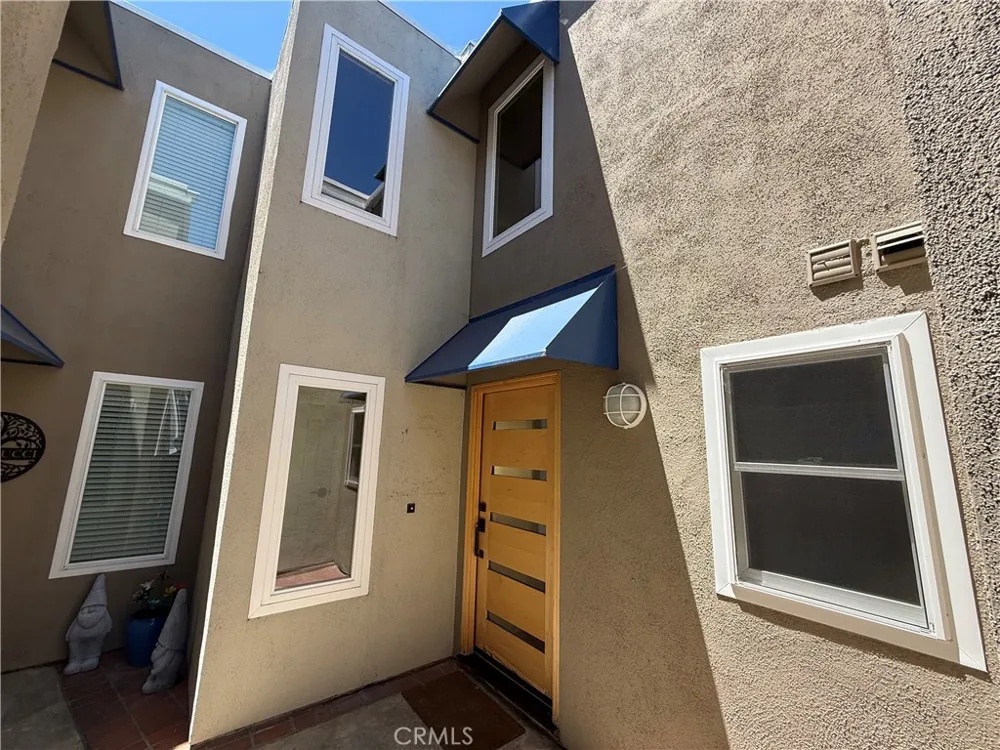 3382 Tempe Drive Huntington Beach, CA 92649