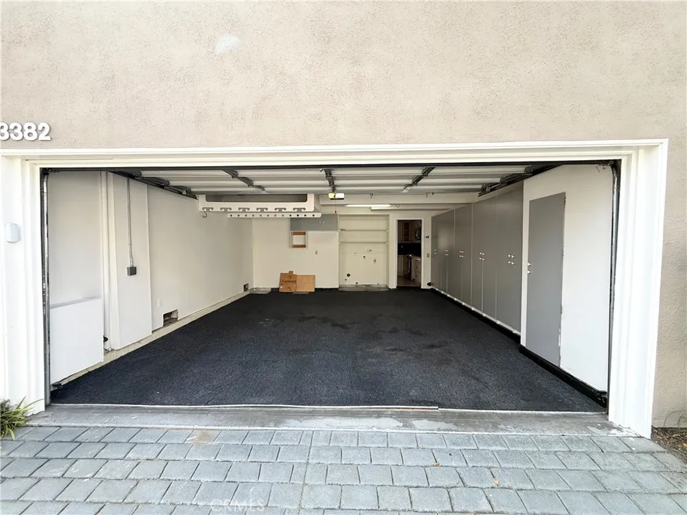 3382 Tempe Drive Huntington Beach, CA 92649