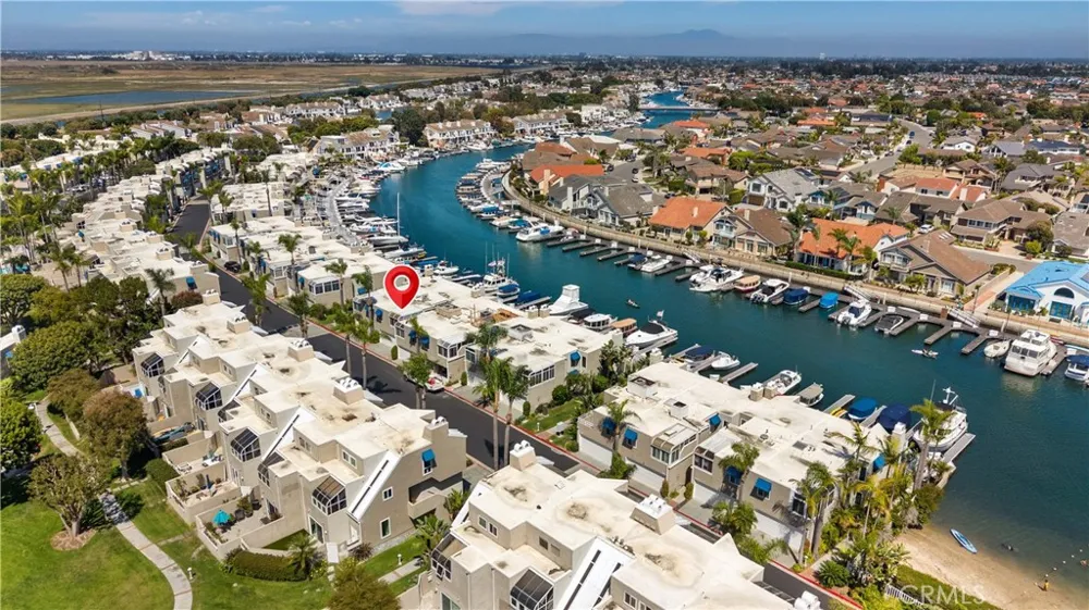 3382 Tempe Drive Huntington Beach, CA 92649