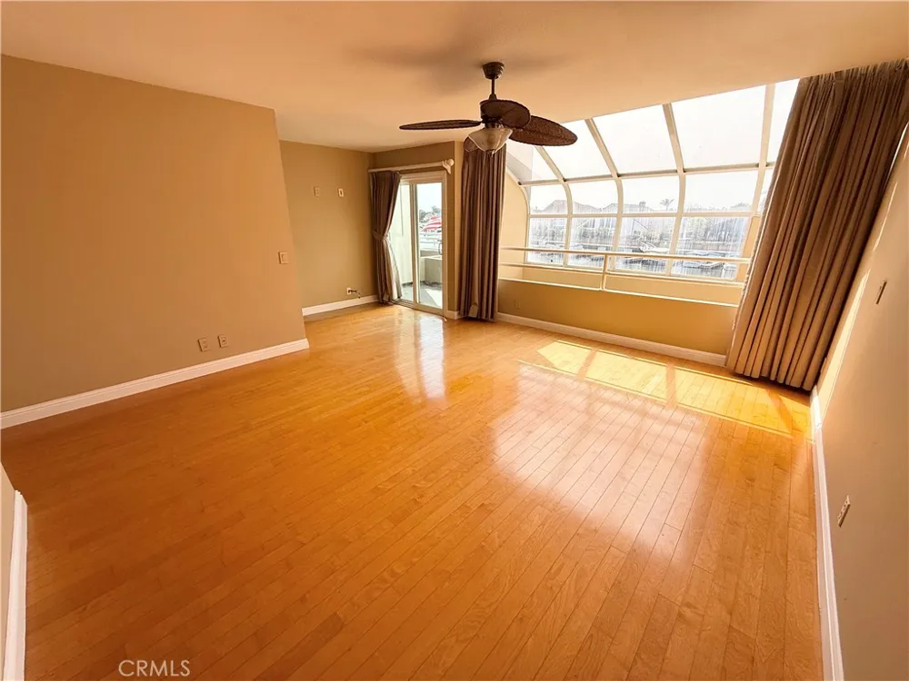 3382 Tempe Drive Huntington Beach, CA 92649