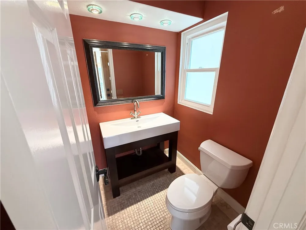 3382 Tempe Drive Huntington Beach, CA 92649