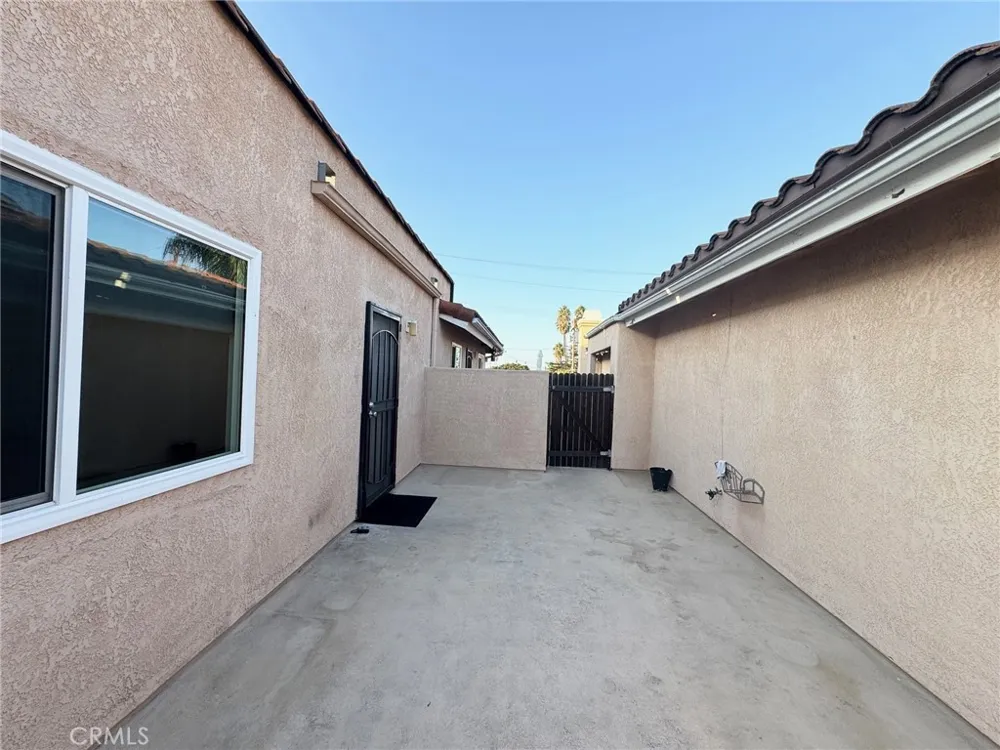 17511 Newland Huntington Beach, CA 92647