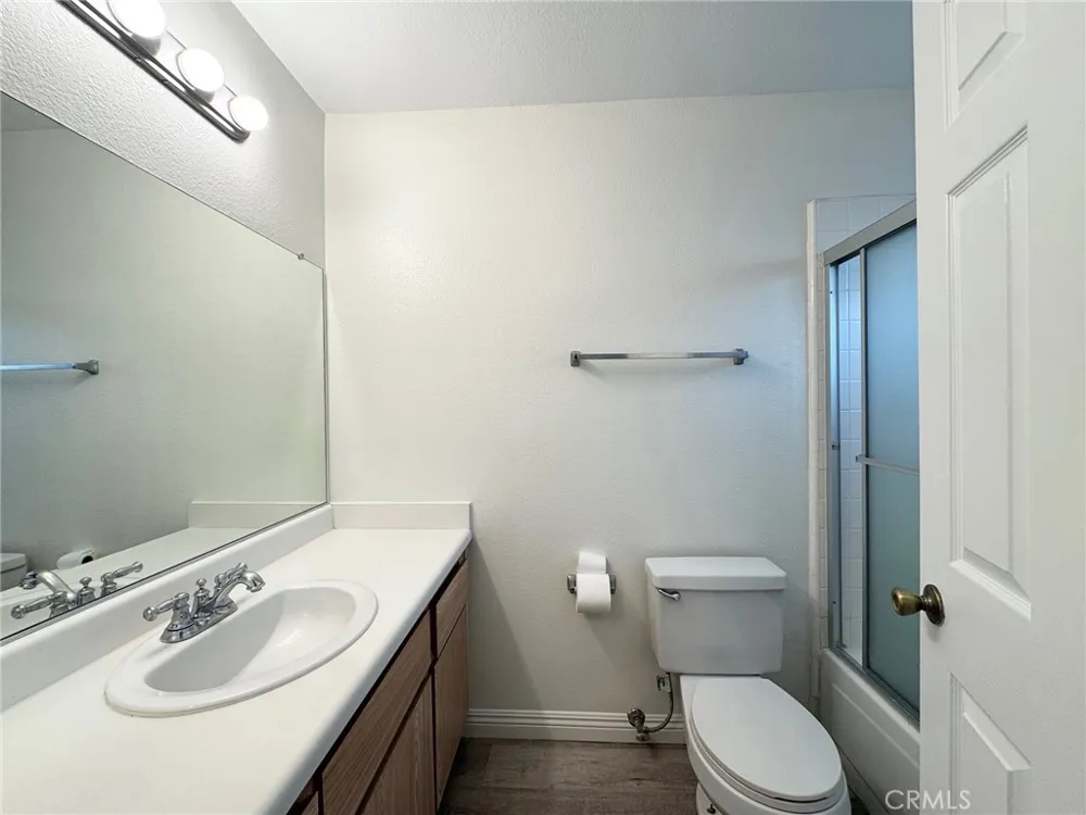 17511 Newland Huntington Beach, CA 92647
