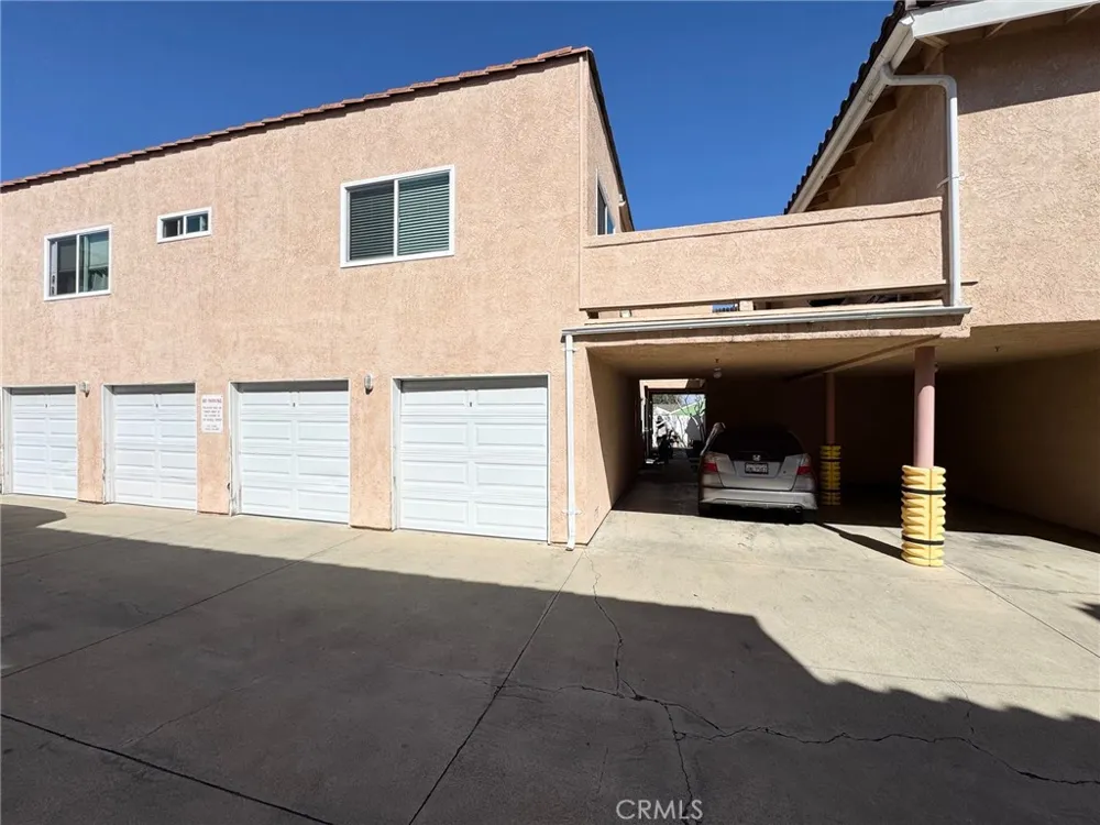 17511 Newland Huntington Beach, CA 92647