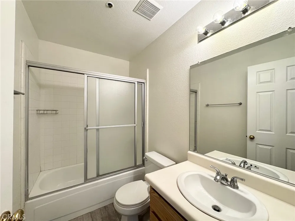 17511 Newland Huntington Beach, CA 92647