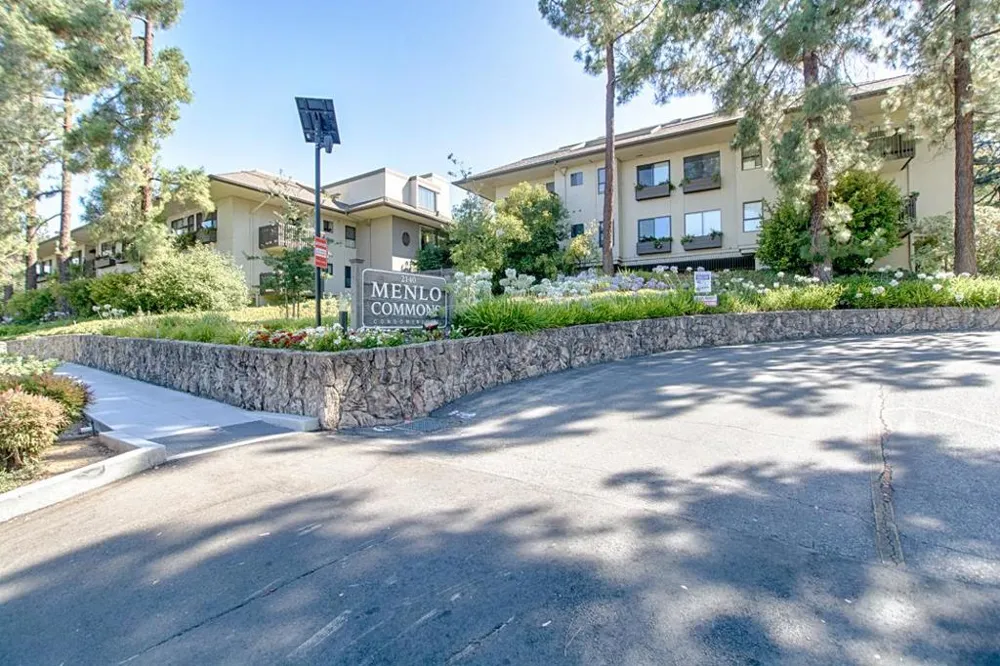 2140 Santa Cruz Avenue #B106 Menlo Park, CA 94025