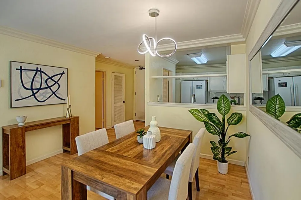 2140 Santa Cruz Avenue #B106 Menlo Park, CA 94025