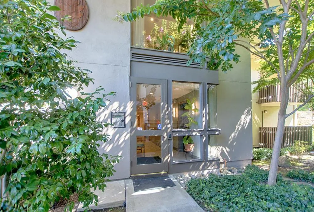 2140 Santa Cruz Avenue #B106 Menlo Park, CA 94025