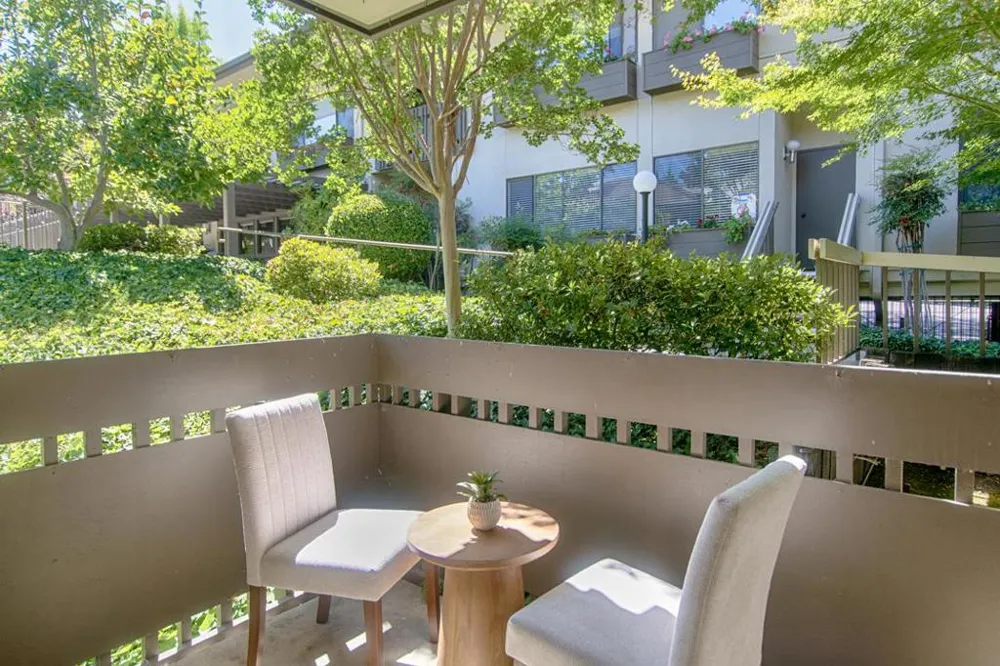 2140 Santa Cruz Avenue #B106 Menlo Park, CA 94025