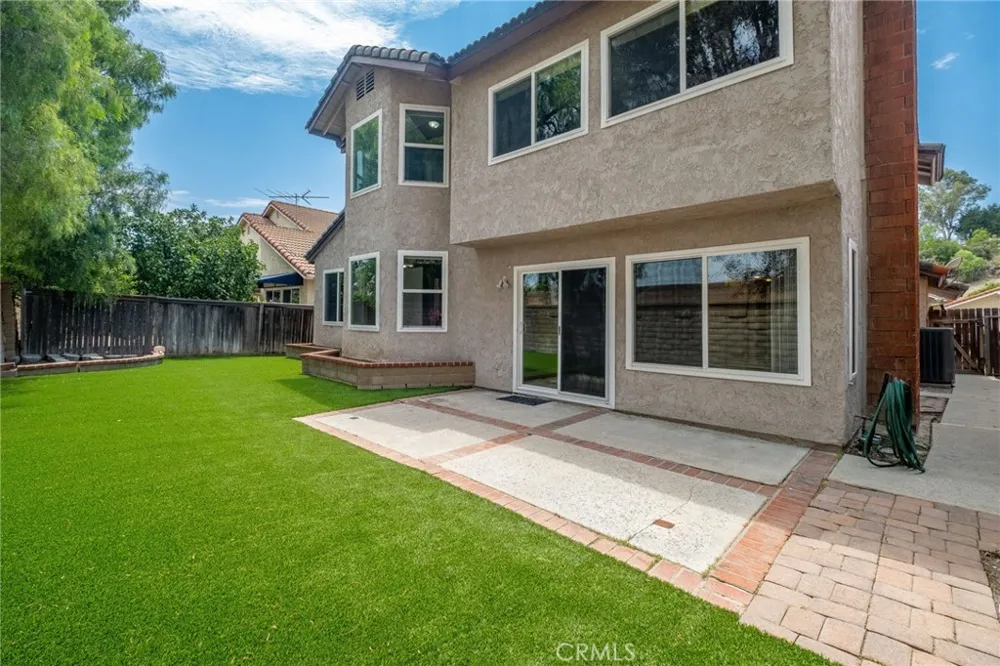 32 Rising Hill Road Pomona, CA 91766