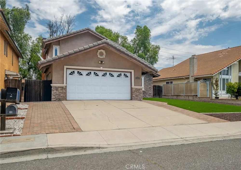 32 Rising Hill Road Pomona, CA 91766