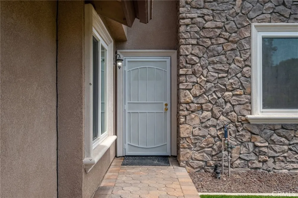 32 Rising Hill Road Pomona, CA 91766