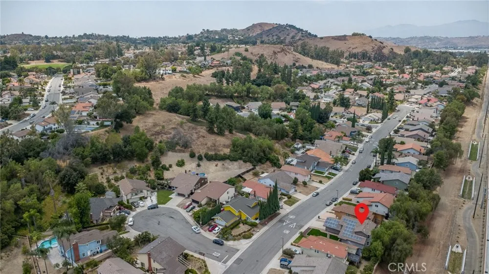 32 Rising Hill Road Pomona, CA 91766