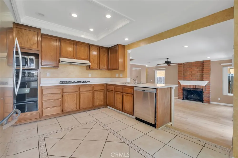 32 Rising Hill Road Pomona, CA 91766