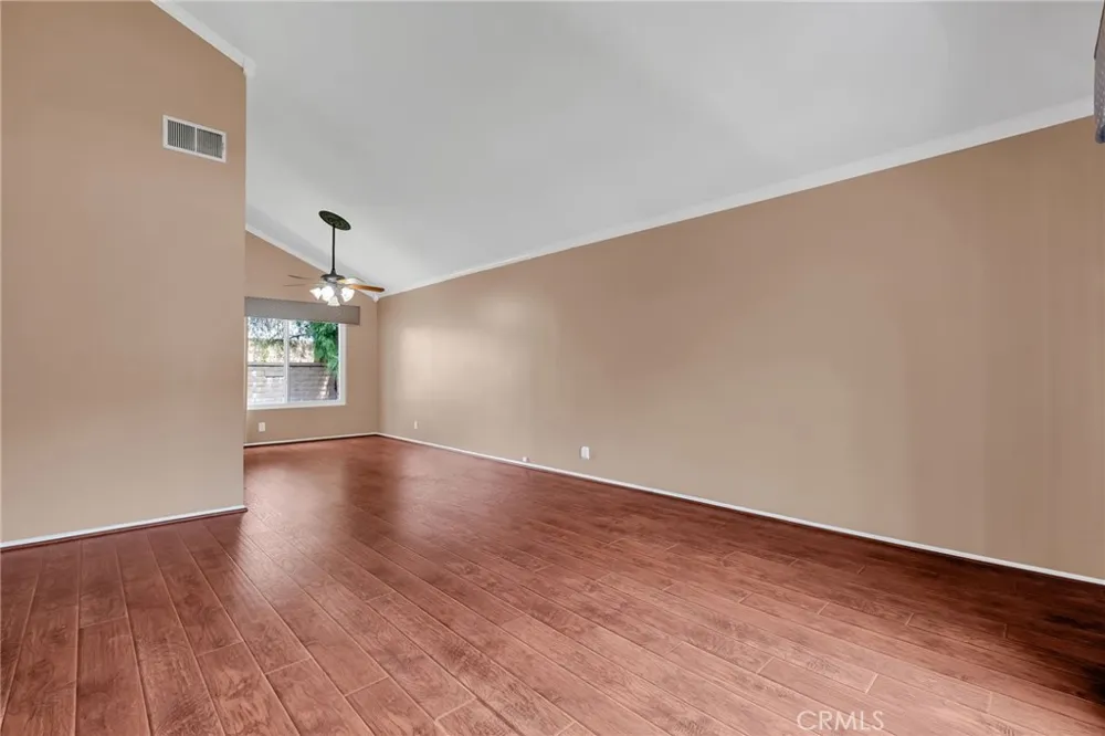 32 Rising Hill Road Pomona, CA 91766