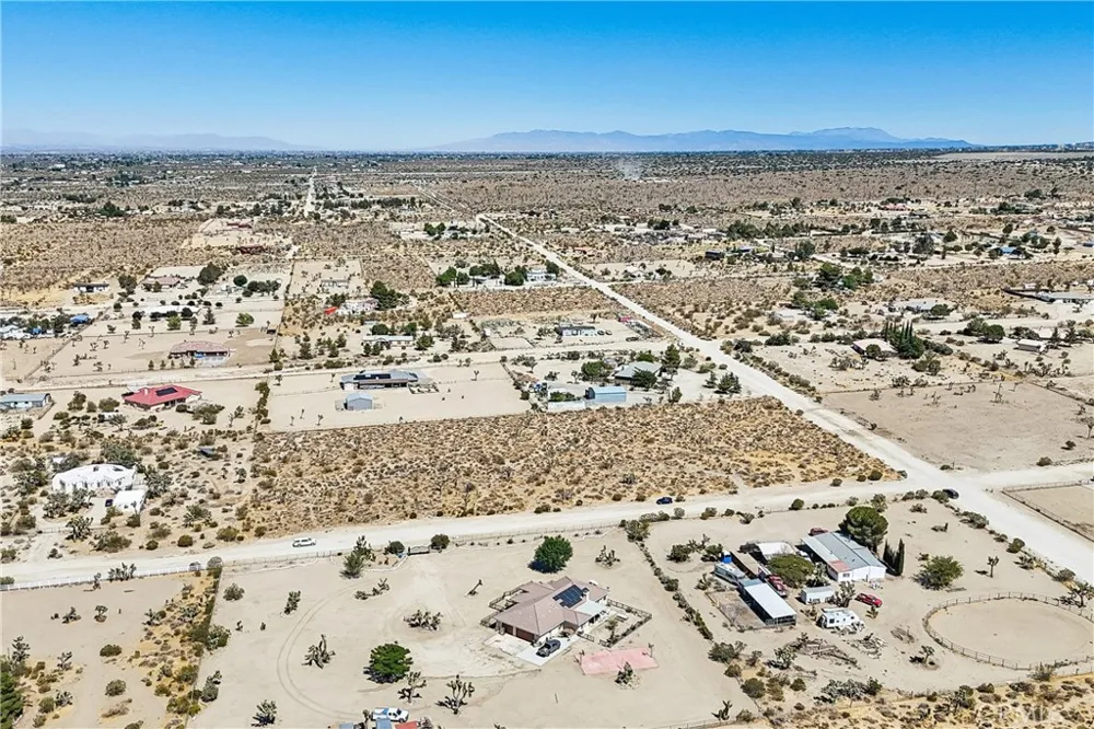 11374 Arena Road Pinon Hills, CA 92372