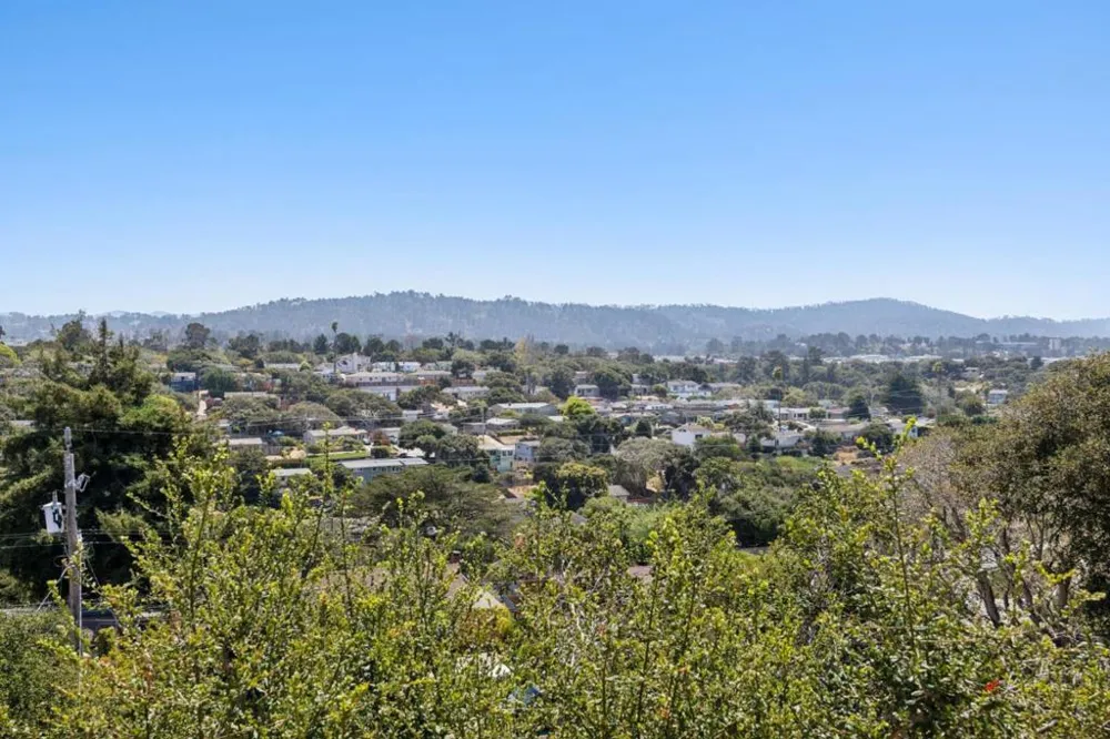 1000 Portola Drive Del Rey Oaks, CA 93940