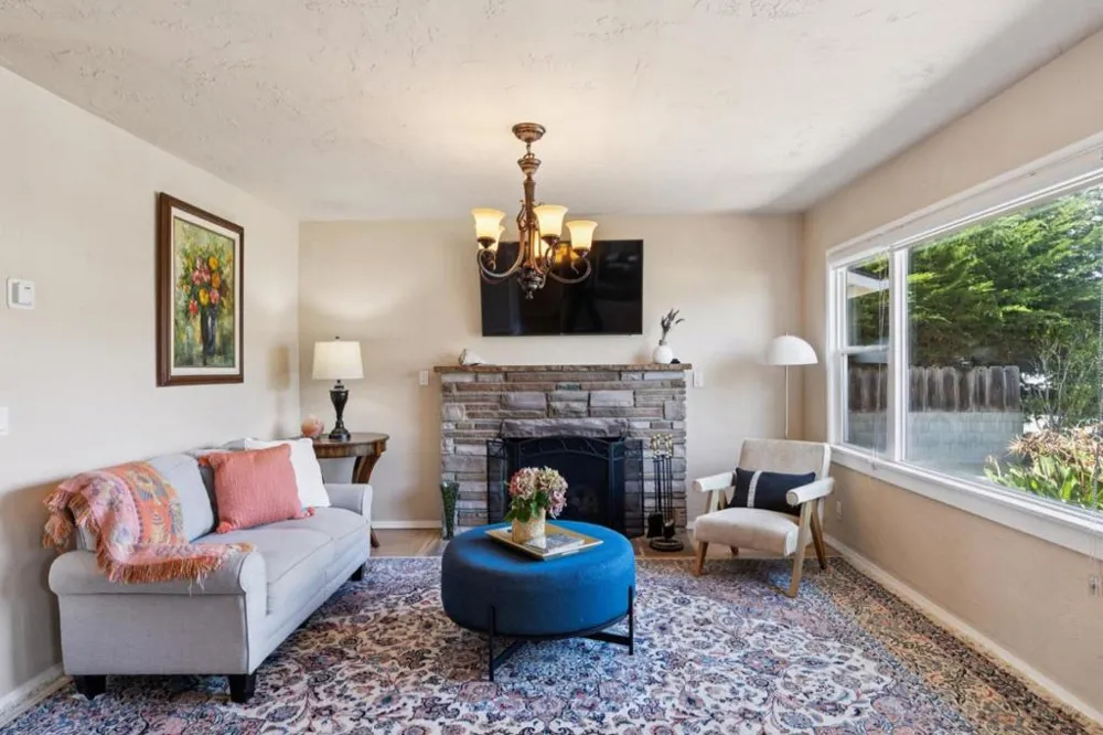 1000 Portola Drive Del Rey Oaks, CA 93940