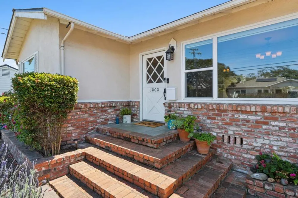 1000 Portola Drive Del Rey Oaks, CA 93940