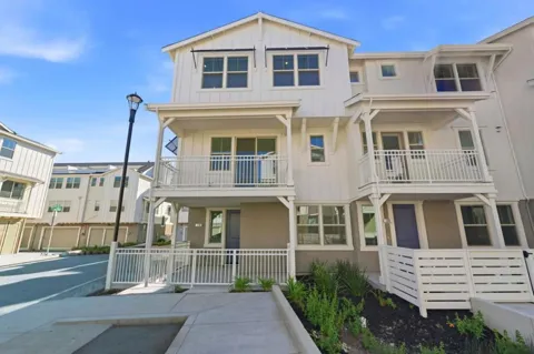 224 Oak Circle