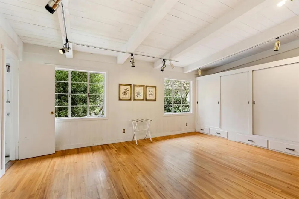 3rd Avenue 2 NE Mission Street Carmel, CA 93921