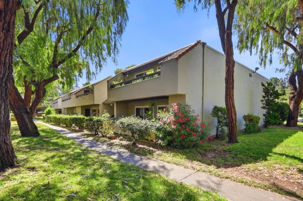 309 Tradewinds Drive #15 San Jose, CA 95123