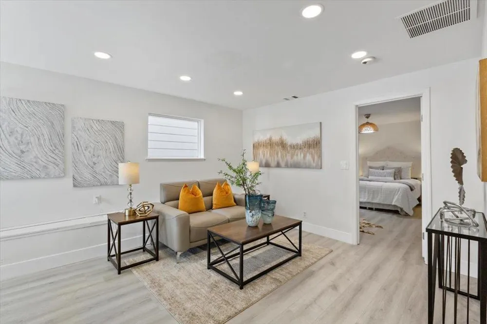 25 Colonial Way San Francisco, CA 94112