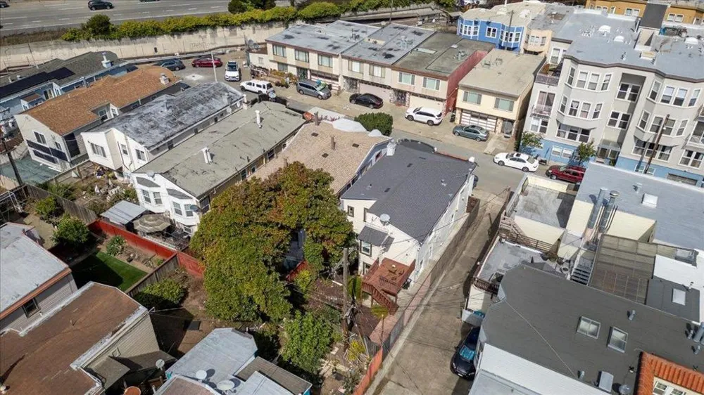 25 Colonial Way San Francisco, CA 94112