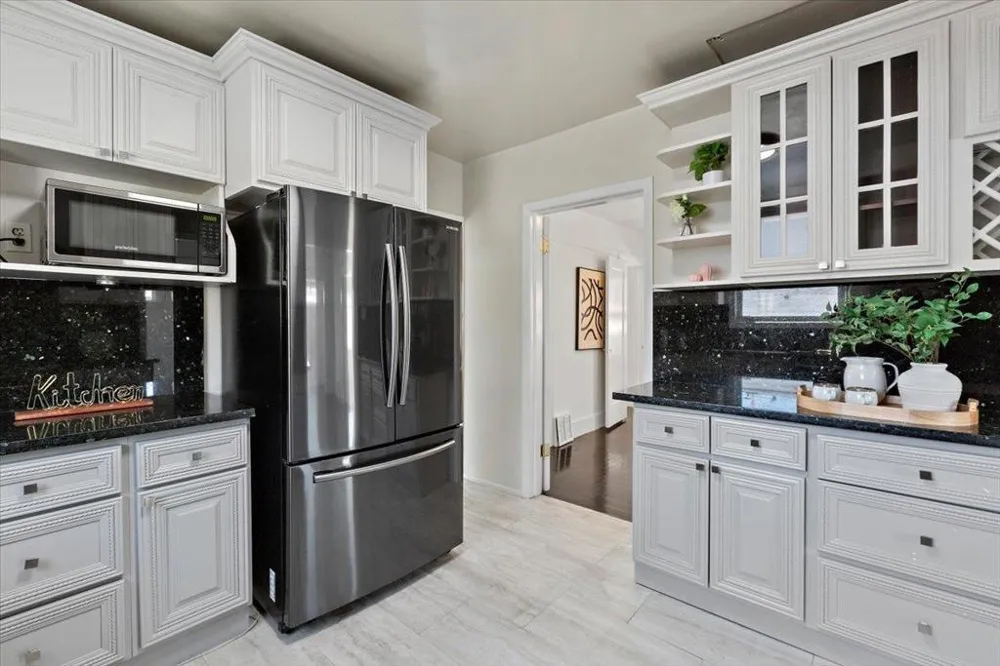 25 Colonial Way San Francisco, CA 94112