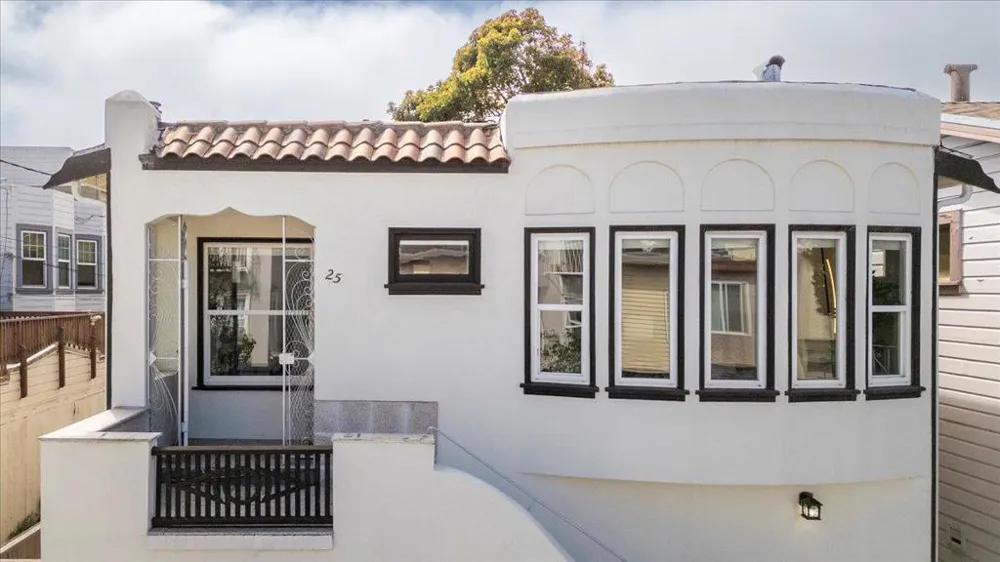 25 Colonial Way San Francisco, CA 94112