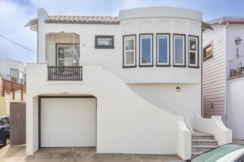 25 Colonial Way