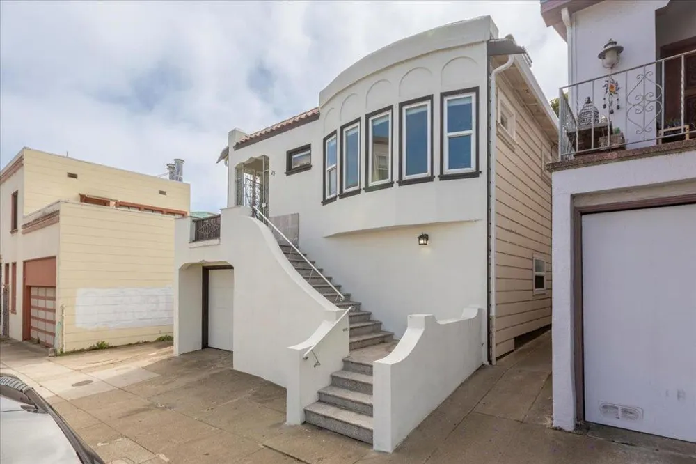 25 Colonial Way San Francisco, CA 94112