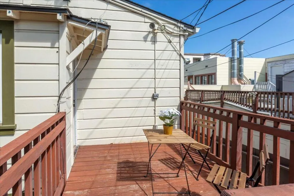 25 Colonial Way San Francisco, CA 94112
