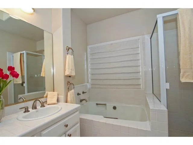 1990 Valparaiso Avenue Menlo Park, CA 94025