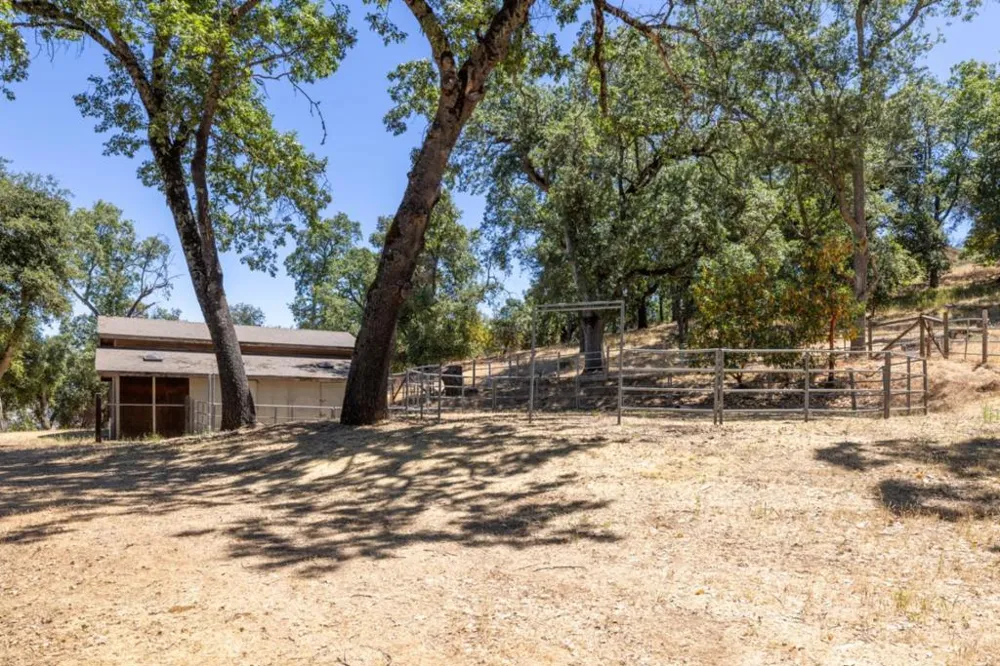 39537 Laurel Springs Road Carmel Valley, CA 93924
