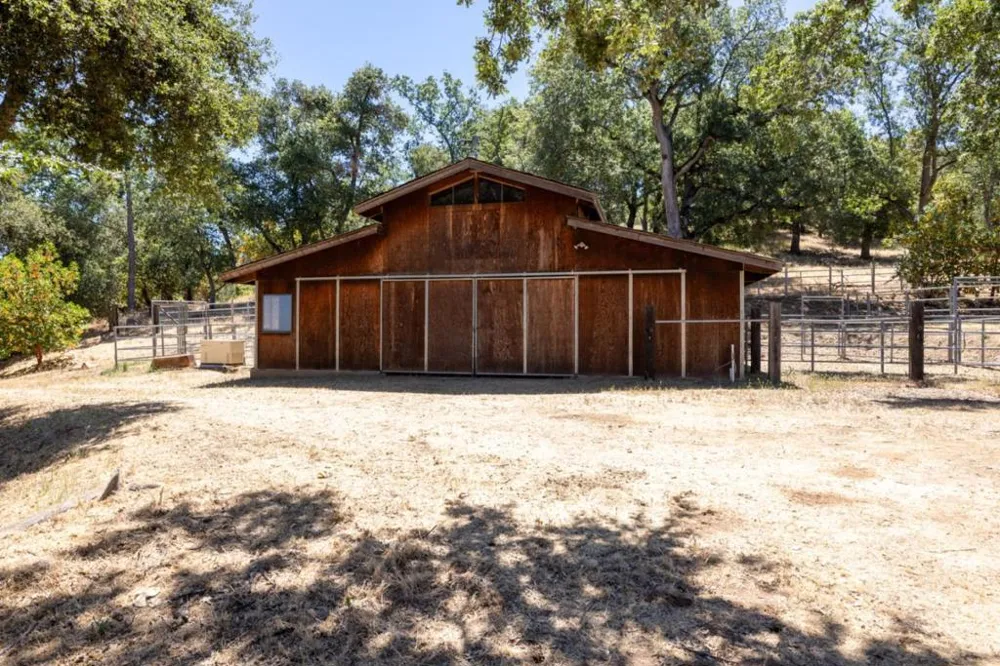 39537 Laurel Springs Road Carmel Valley, CA 93924