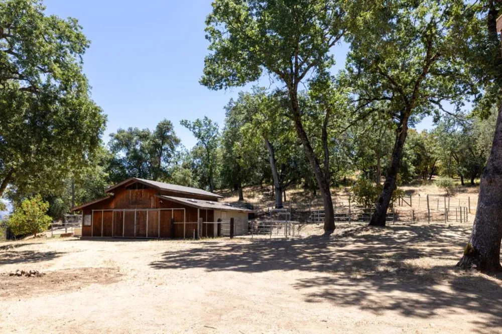 39537 Laurel Springs Road Carmel Valley, CA 93924
